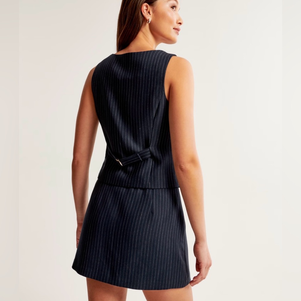 Abercrombie & Fitch Mara Tailored Vest. Square neck top. Navy pinstripe. - Picture 3 of 6